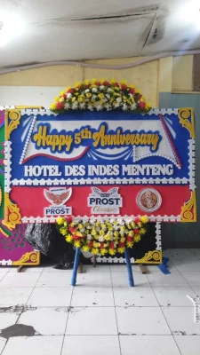 Papan Bunga di Larangan Indah